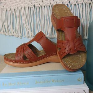 Brown Mule Summer Sandals Size 7.5 Comfortable Cushion Sole Velcro...126